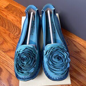 New in Box Spring Step L'Artiste Blue Loafers, 8.5
